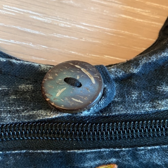 Boho Owl Crossbody bag, 2 zipper sections, long crossbody strap, fringe - Picture 5 of 7